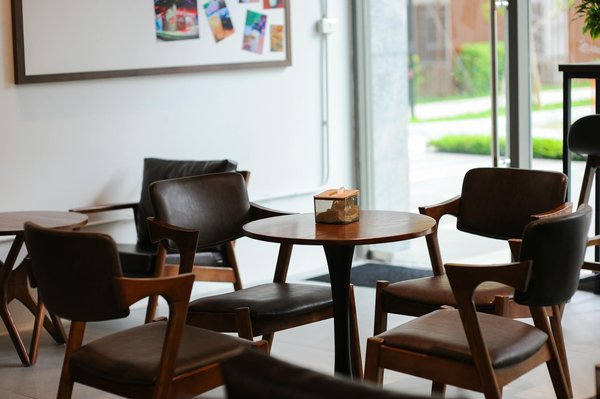 Découvrez le monde apaisant des hôtesses de téléphone rose